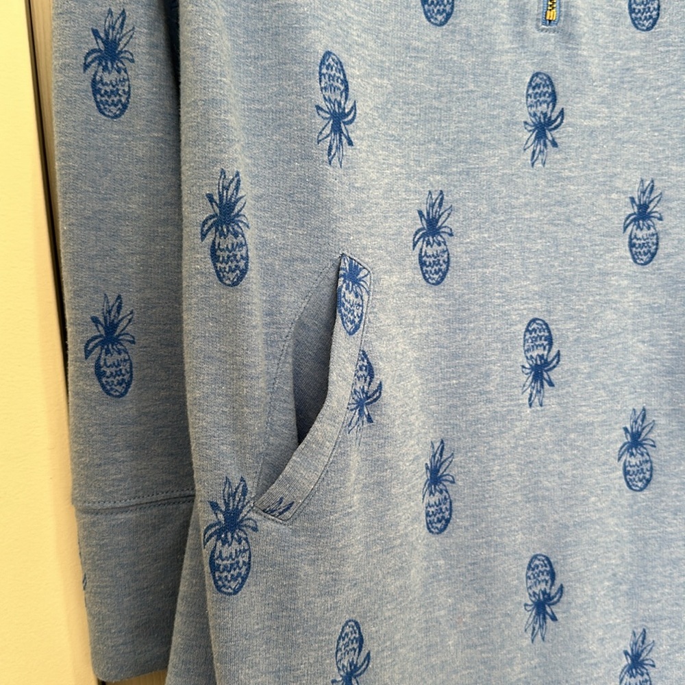 Lilly Pulitzer- Size Small- Popover Dress- Bennet
Blue Pineapple Burnout - Picture 10 of 14